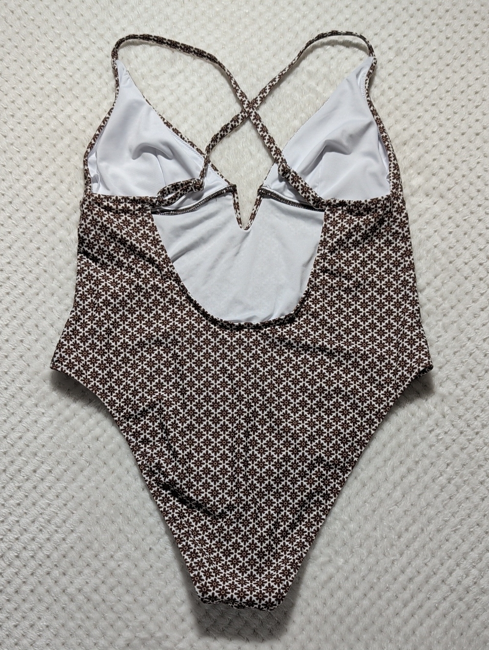 Cupshe Deep V-Neck Crisscross Back One Piece Swimsuit - Picture 5 of 10